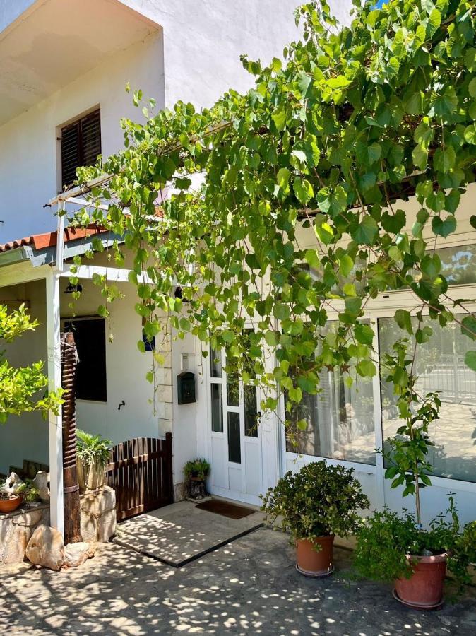 Gorana Studio Apartment Jelsa  Luaran gambar